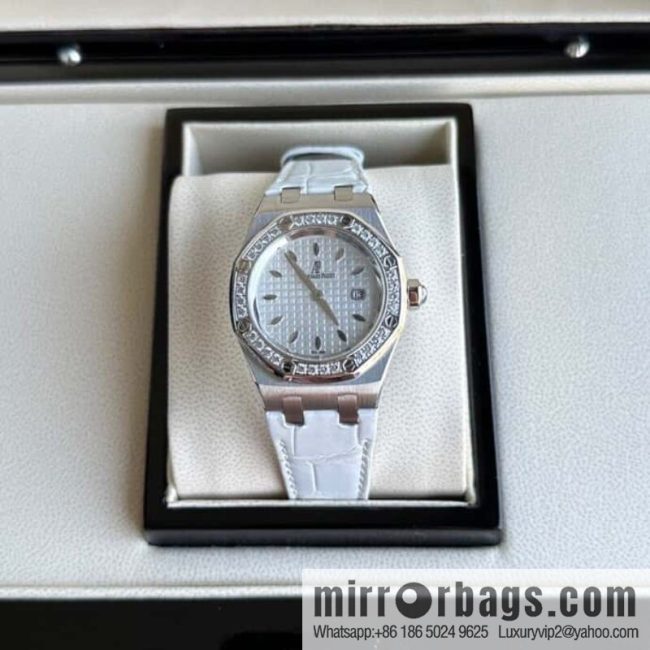 Alligator Leather RF Factory, Audemars Piguet Royal Oak Series Model 67601 Quartz Watch