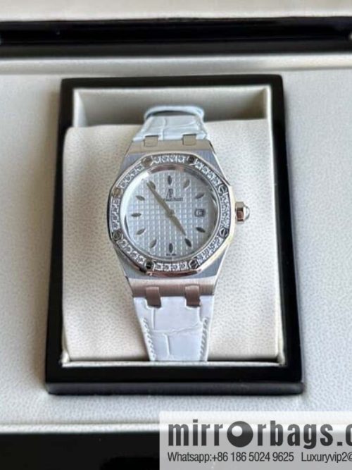 Alligator Leather RF Factory, Audemars Piguet Royal Oak Series Model 67601 Quartz Watch