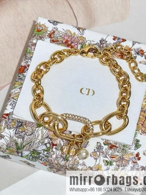 New ☑️ DIOR CD Pearl Chain Bracelet