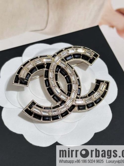 ❗️New ❗️ Chanel brooch ☀️ new ☑️ Chanel square diamond brooch ☀️