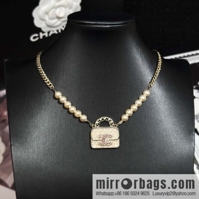 ❗️New ❗️ Chanel necklace ☀️ new ☑️ Chanel diamond bag 👜 pearl necklace ☀️