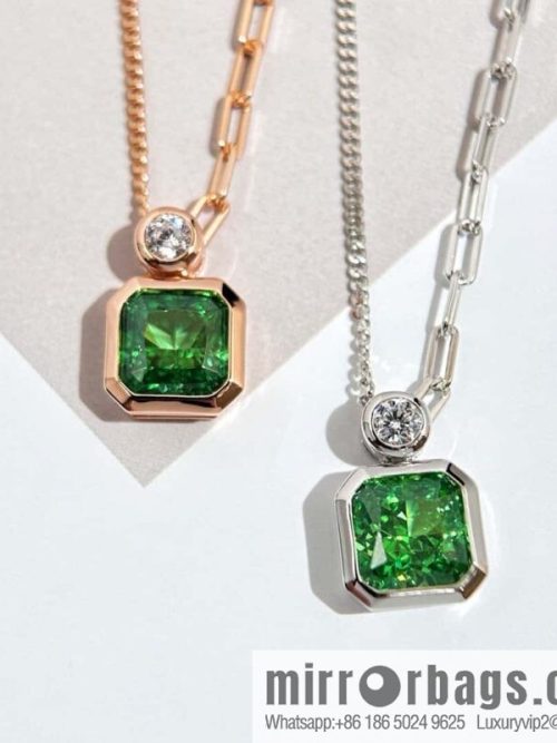 ❗️New ❗️ New ☑️ TIFFANY & Co. Tiffany Square Green Diamond Necklace
