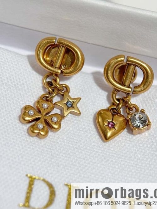 New ☑️ DIOR Dior CD four-leaf clover peach heart love stud earrings