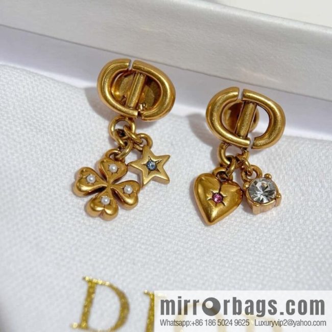New ☑️ DIOR Dior CD four-leaf clover peach heart love stud earrings