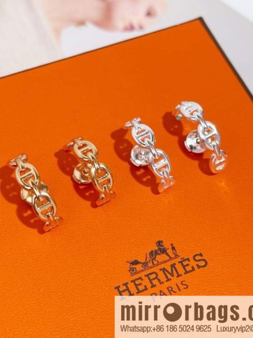 ❗️New ❗️ New ☑️ Hermès HERMES smooth pig nose stud earrings