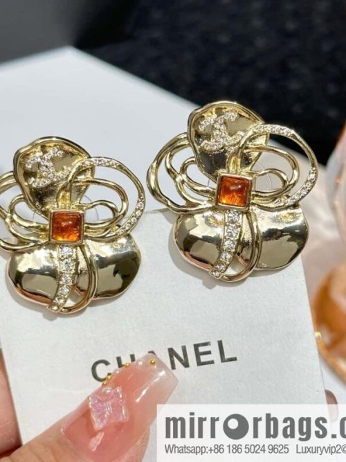 ❗️New ❗️ Chanel stud earrings ☀️ new ☑️ Chanel C1 double c camellia stud earrings ☀️