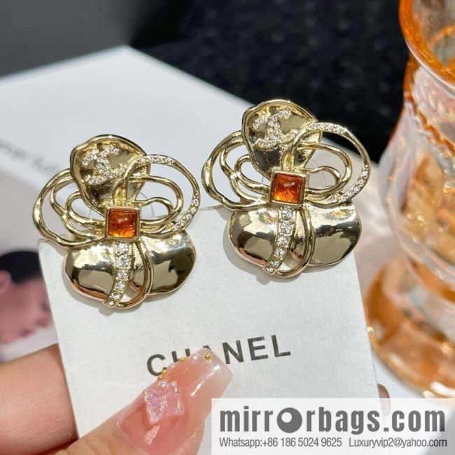 ❗️New ❗️ Chanel stud earrings ☀️ new ☑️ Chanel C1 double c camellia stud earrings ☀️