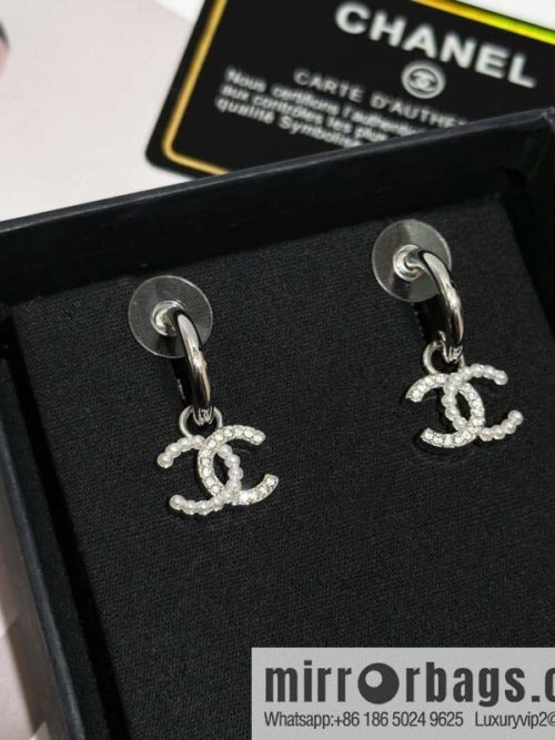 ❗️New ❗️ Chanel stud earrings ☀️ new ☑️ Chanel C2 double c pearl stud earrings ☀️