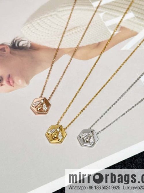 ❗️New ❗️ ☀️ Original A ☀️ Chaumet Paris CHAUMET New Bee Badge Necklace ☀️