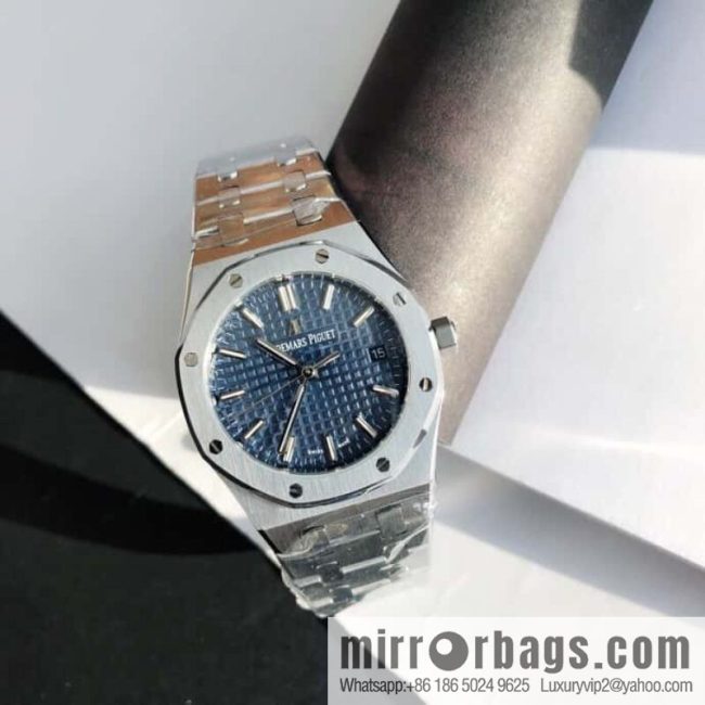 The most awesome \"Steel King\" women\'s Audemars Piguet \"Royal Oak original Calibre5800 model movement size 34mm ultra-thin mechanical watch