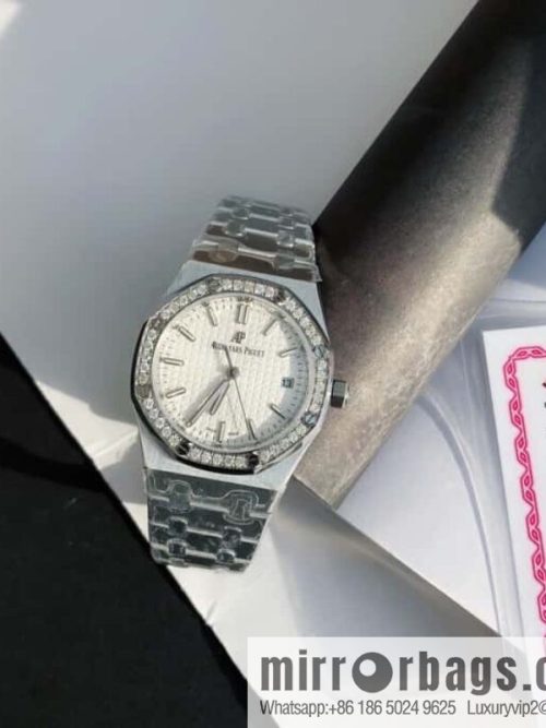The most awesome \"Steel King\" women\'s Audemars Piguet \"Royal Oak original Calibre5800 model movement size 34mm ultra-thin mechanical watch