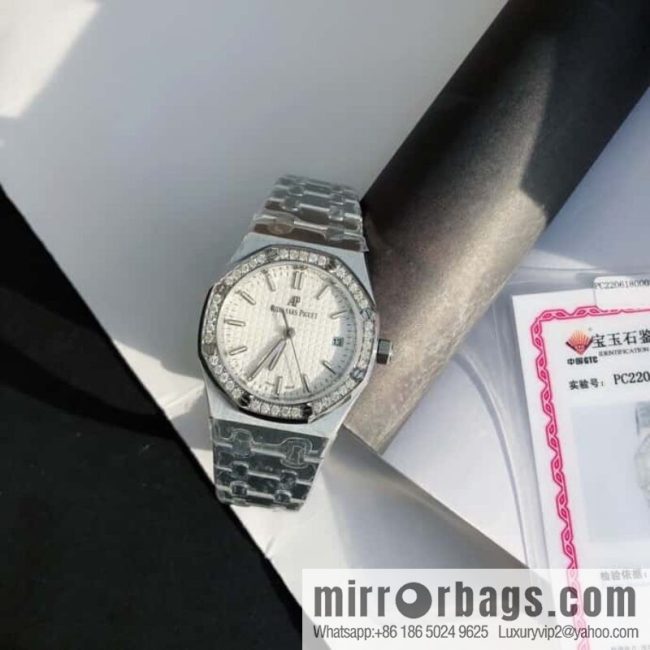 The most awesome \"Steel King\" women\'s Audemars Piguet \"Royal Oak original Calibre5800 model movement size 34mm ultra-thin mechanical watch