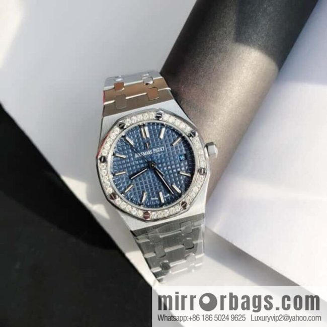 The most awesome \"Steel King\" women\'s Audemars Piguet \"Royal Oak original Calibre5800 model movement size 34mm ultra-thin mechanical watch
