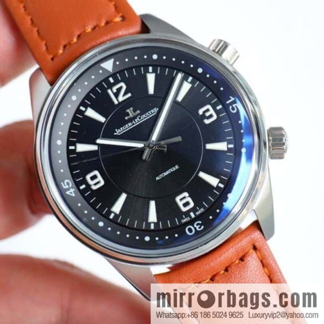 Jaeger-LeCoultre Beichen series V3 version diameter 41MM synchronous original streamlined stainless steel case escorts the watch with imported 9015 movement