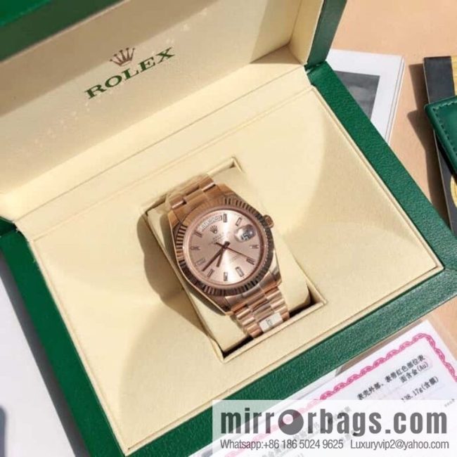 Rolex log type, the whole body is wrapped in 18k gold, the watch diameter is 41mm, and the original Swiss eta-2836 movement watch is loaded.