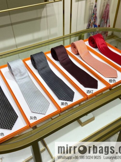 Hermes 100% Top Twill Silk H-Pattern Jacquard Tie