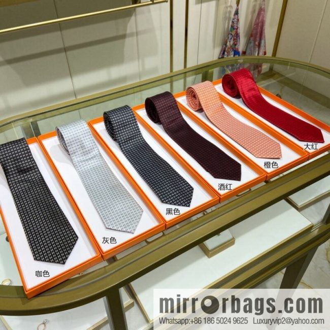 Hermes 100% Top Twill Silk H-Pattern Jacquard Tie