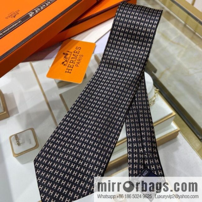 Hermes 100% Top Twill Silk H-Pattern Jacquard Tie - Image 6