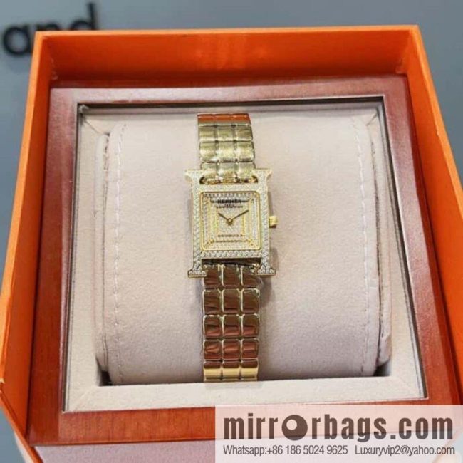 Xiaohongshu Internet celebrity, Hermès heure H steel watch - Image 3