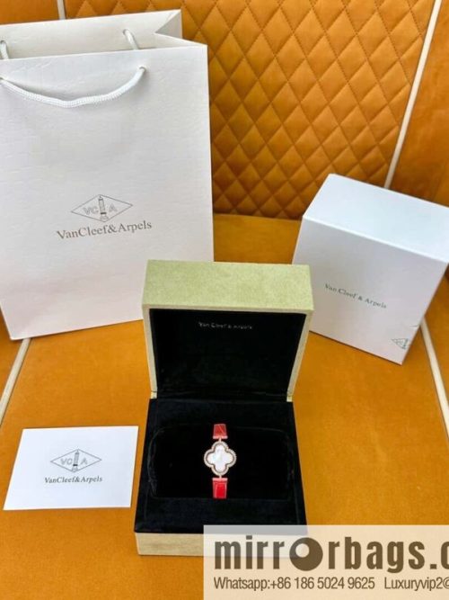 Van Cleef & Arpels ALHAMBRA series, model: VCARO8WSOO original Swiss quartz movement of the same model