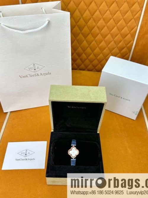Van Cleef & Arpels ALHAMBRA series, model: VCARO8WSOO original Swiss quartz movement of the same model