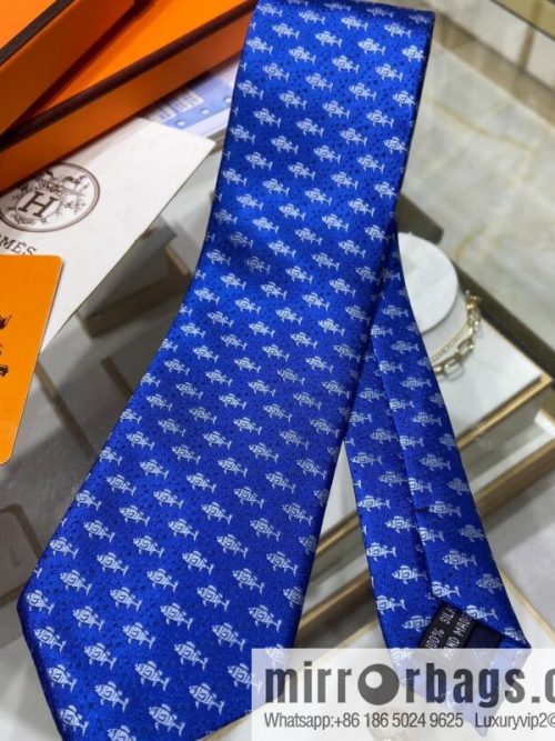 Hermes 100% Top Twill Silk Fish Pattern Tie