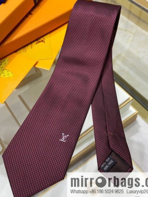 LV Louis Vuitton 100% Top Jacquard Silk Woven Checkered Tie