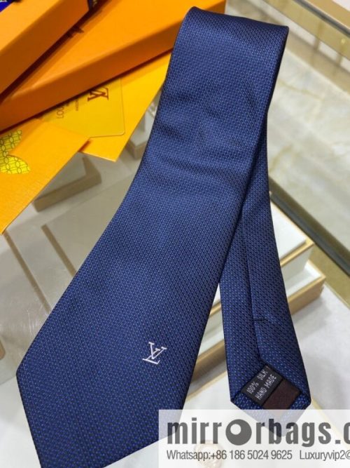 LV Louis Vuitton 100% Top Jacquard Silk Woven Checkered Tie