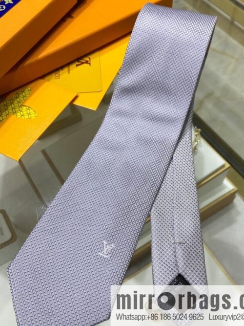 LV Louis Vuitton 100% Top Jacquard Silk Woven Checkered Tie