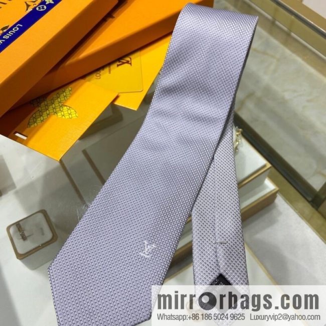LV Louis Vuitton 100% Top Jacquard Silk Woven Checkered Tie
