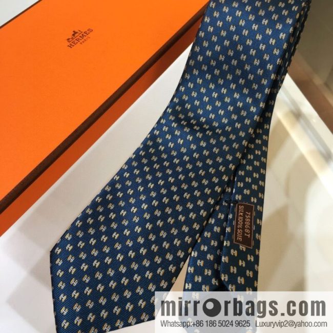 Hermes 100% Top Twill Silk Overlay Tie