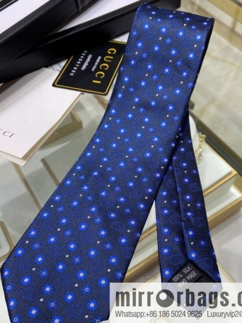GUCCI Gucci 100% Top Jacquard Silk GG Flowers with Polka Dot Tie