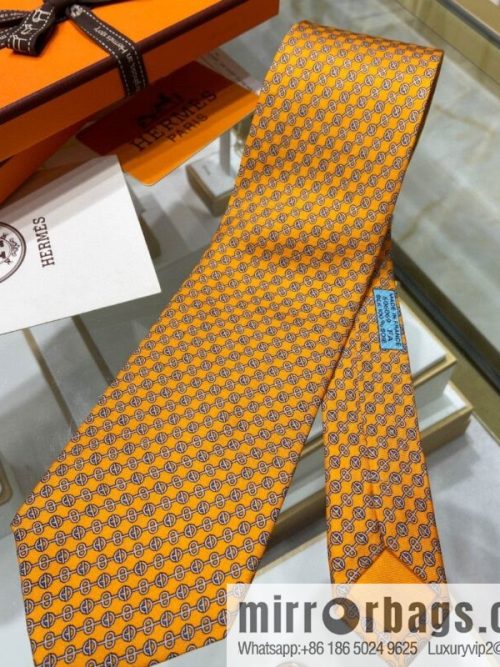 Hermes 100% Premium Twill Silk Chain Tie