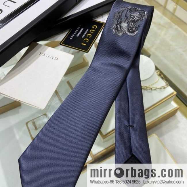 GUCCI Gucci 100% Top Jacquard Silk Tiger Tie