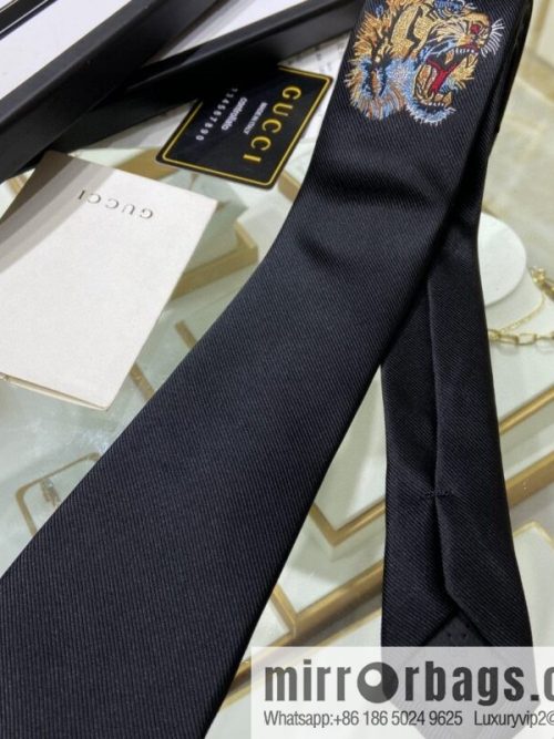 GUCCI Gucci 100% Top Jacquard Silk Tiger Tie