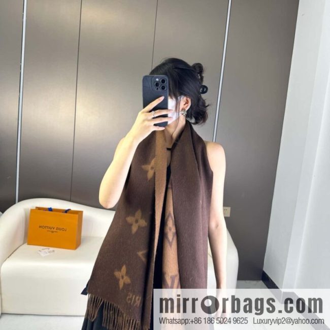 LV 𝑹𝒆𝒚𝒌𝒋𝒂𝒗𝒊𝒌 Double Sided Cashmere Scarf