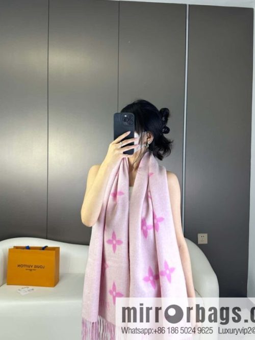 LV 𝑹𝒆𝒚𝒌𝒋𝒂𝒗𝒊𝒌 Double Sided Cashmere Scarf