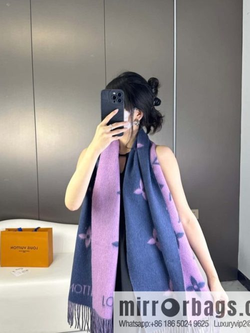 LV 𝑹𝒆𝒚𝒌𝒋𝒂𝒗𝒊𝒌 Double Sided Cashmere Scarf