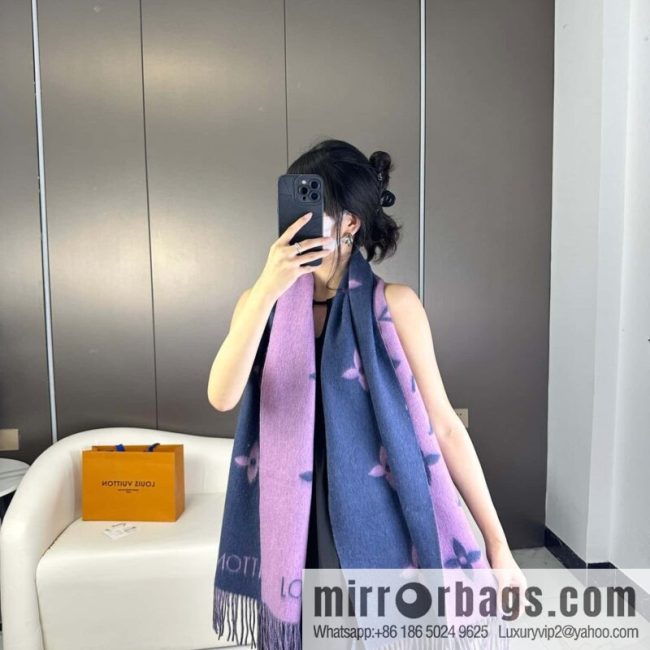 LV 𝑹𝒆𝒚𝒌𝒋𝒂𝒗𝒊𝒌 Double Sided Cashmere Scarf