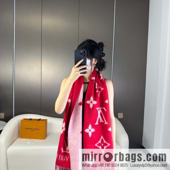 LV 𝑹𝒆𝒚𝒌𝒋𝒂𝒗𝒊𝒌 Double Sided Cashmere Scarf