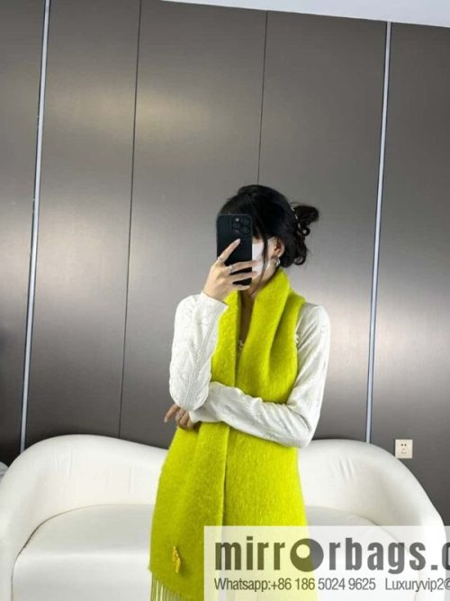 LOEWE new mohair brooch scarf