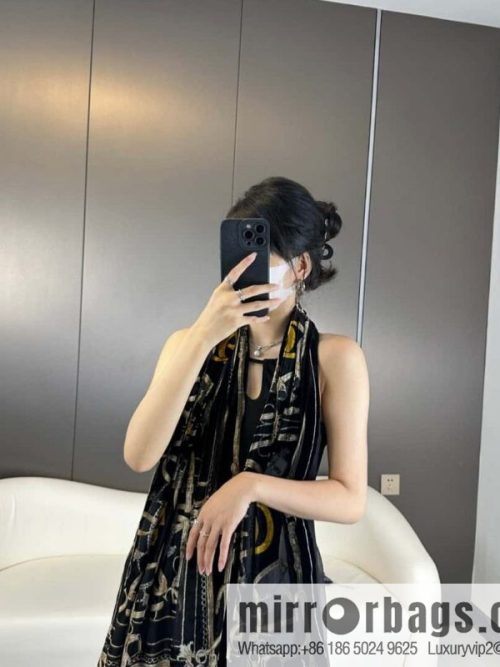 GUCCI silk plus cashmere long towel
