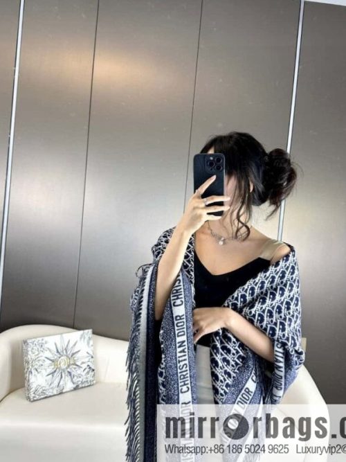 DIOR latest presbyopia elements big shawl. Blanket. Blanket