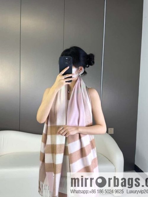 Burberry, classic big plaid shawl