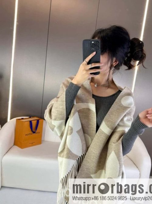 LV 2023 limited edition donkey home L gold thread large pattern shawl