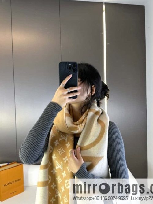 LV double color, cashmere small shawl.