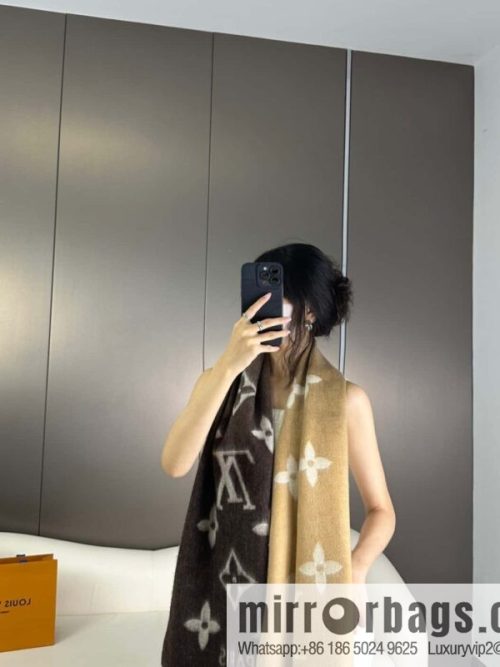 LV 𝑹𝒆𝒚𝒌𝒋𝒂𝒗𝒊𝒌 Double Sided Cashmere Scarf