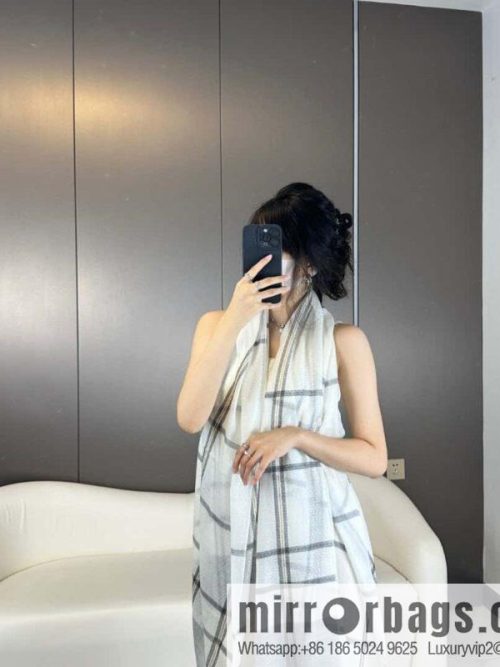 CHANEL [Letter Logo] Plaid Cashmere Scarf