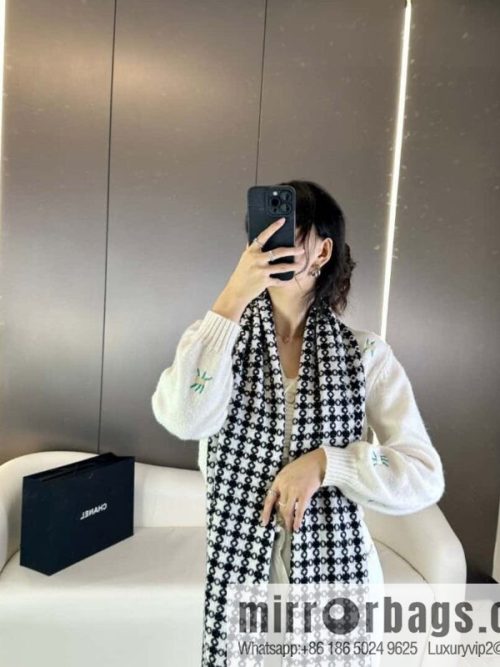 CHANEL 2023 Chanel new cashmere thousand bird grid scarf