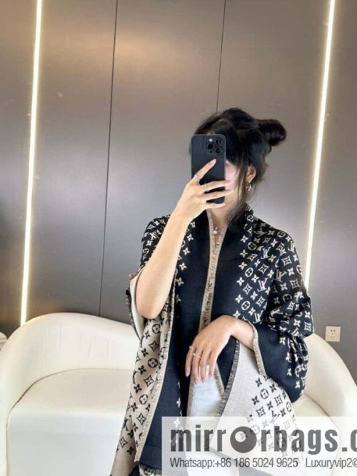 LV classic presbyopia long towel
